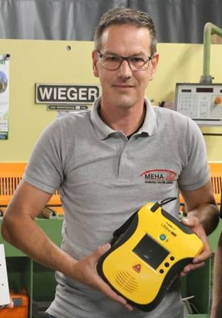 Neuer öffentlicher Defibrillator in Grevenbroich